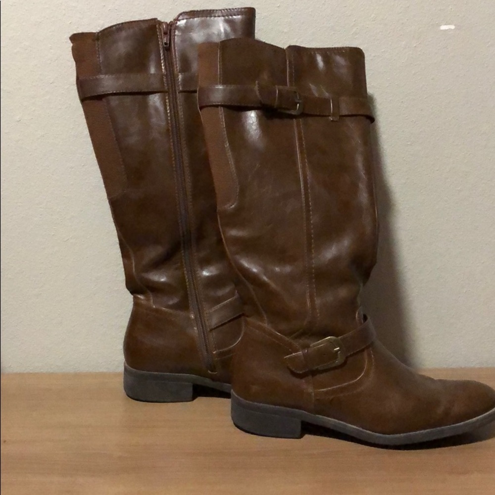 Brown boots
